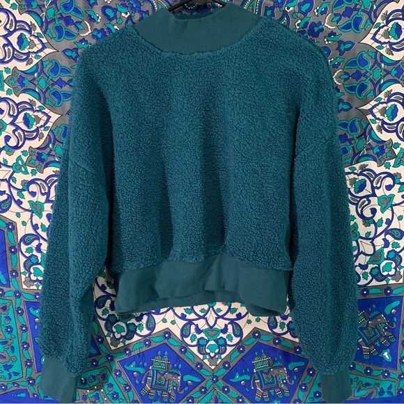Fabletics Sherpa Sweatshirt - Picture 1 of 2